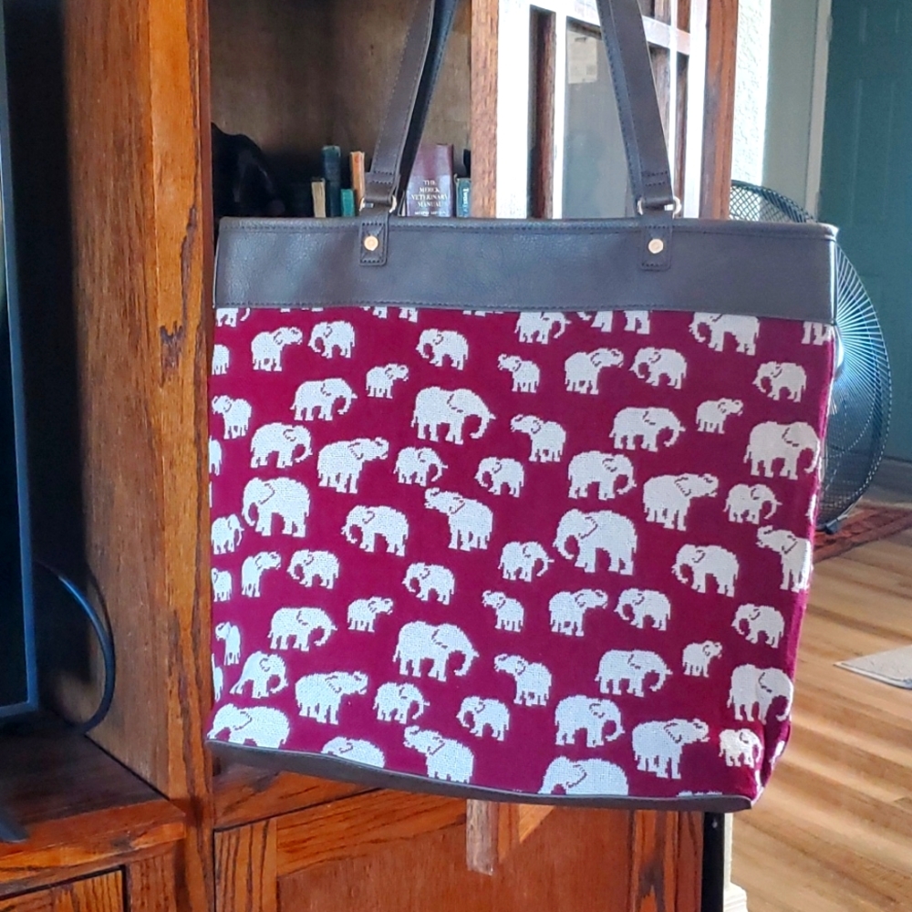 Reversible tote bag with elephants! 🐘